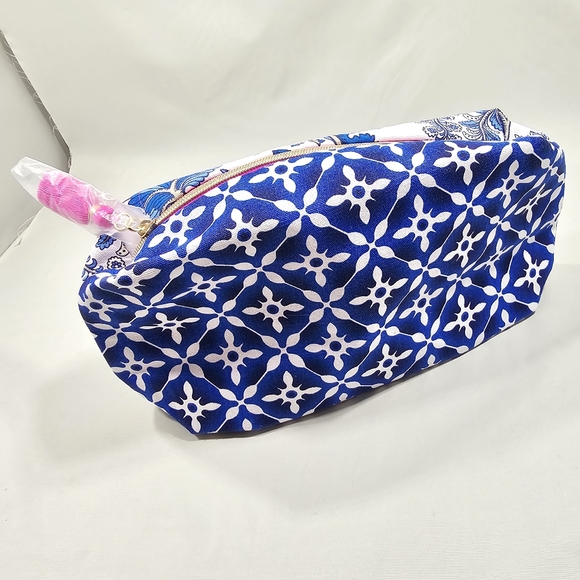 NEW! ESTEE LAUDER Blue Flower Printed  Cosmetic Makeup Bag, 2 Side Look, SAMPLES - Picture 7 of 16